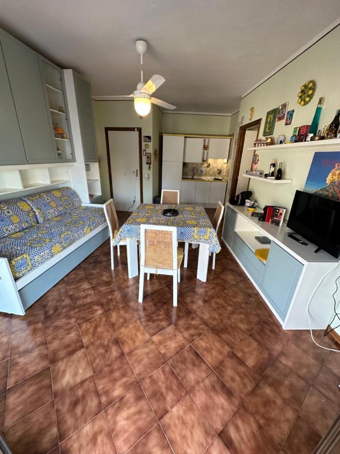 Roberto House Beach - Taormina Mare Джардини-Наксос Экстерьер фото
